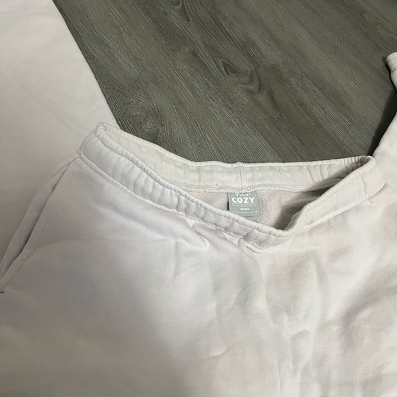 aritzia lilac cozy mega sweatpants - Picture 3 of 3